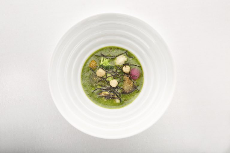 Abadía Retuerta cuajada de garbanzos verduras del dia recta marc segarra para refectorio abadia retuerta ledomaine ii min 768x512 1 Abadía Retuerta