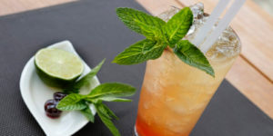 Los cócteles con guiños al vino del Pool Bar 4 Abadía Retuerta 04 los cocteles con guinos al vino desk x2 Abadía Retuerta