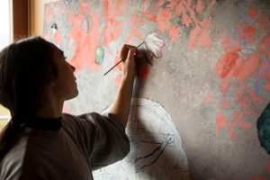Cuadro de los artistas en residencia Los Bravú