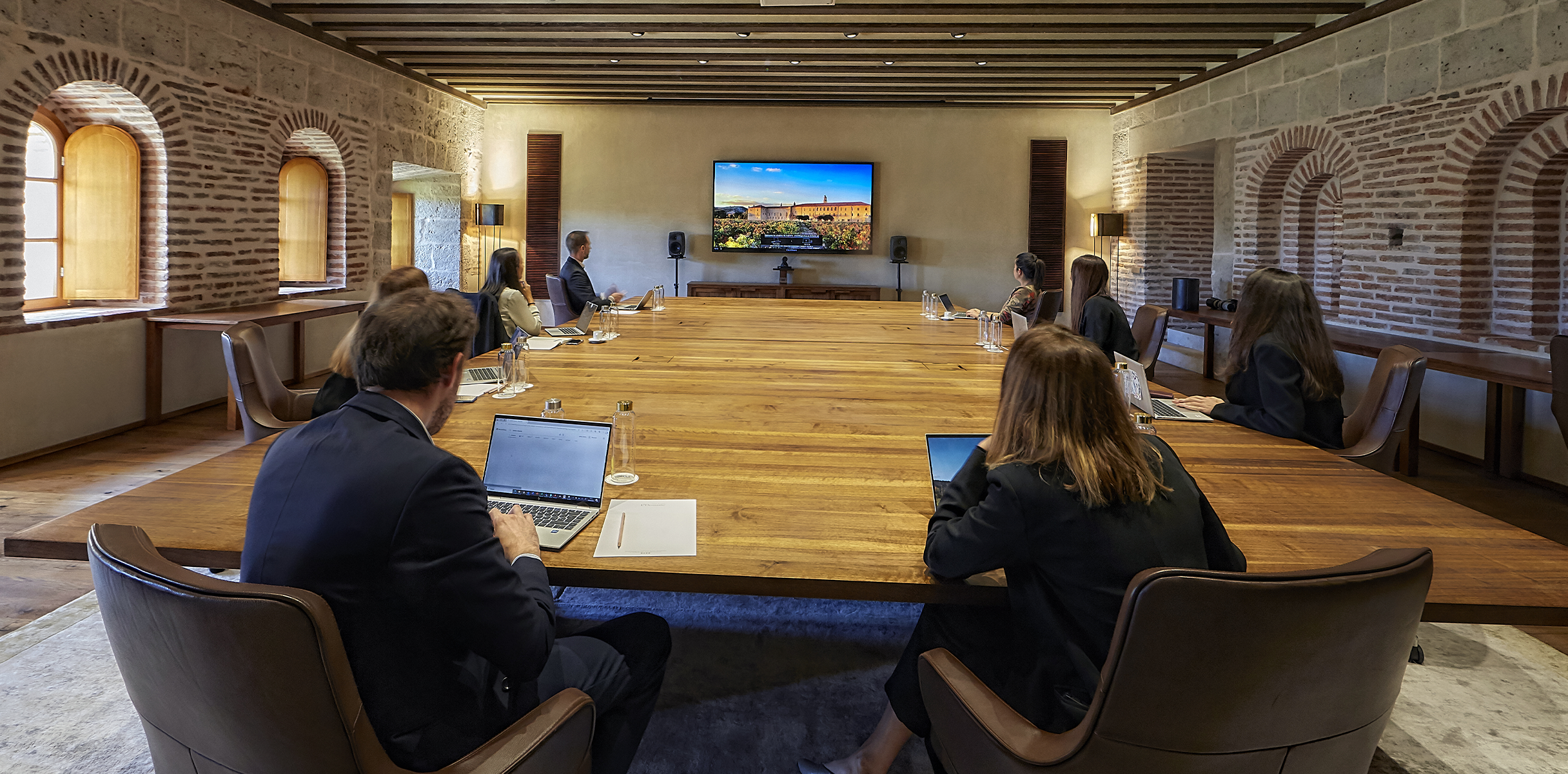 sala-consejo-gente-2432x1200-1 CC1T1