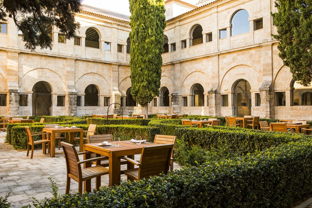 Abadía Retuerta Jardin del Claustro Abadia Retuerta 8 1 Abadía Retuerta