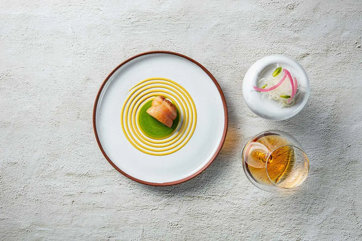 Consome-de-lechazo-al-brandy_Refectorio_Abadia-Retuerta-EUEU1RE4[1]